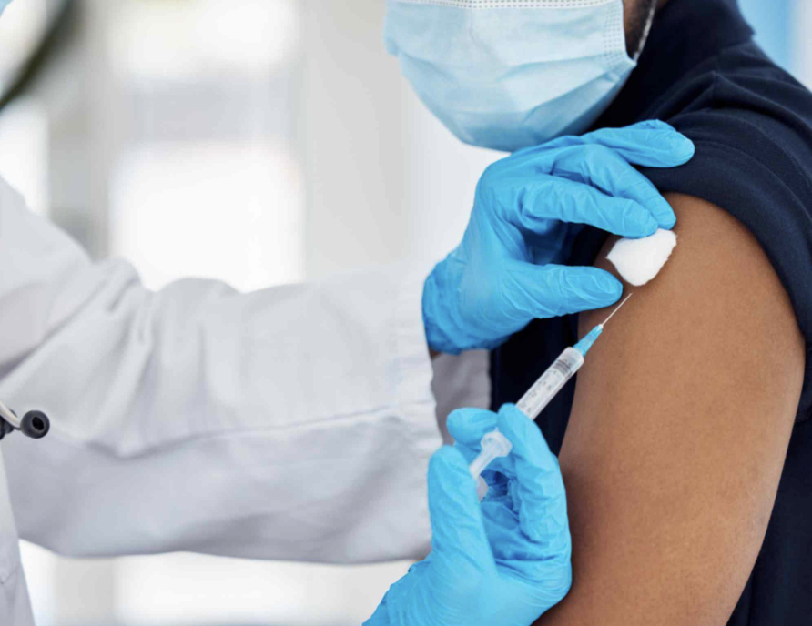 Travel Vaccinations UK: What You Need & When to Book